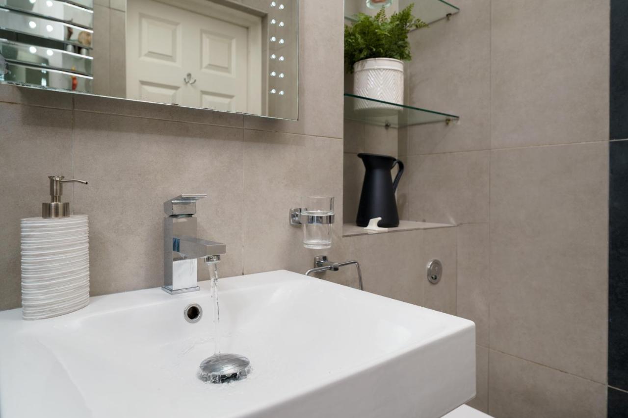 2 Bedr, 3 Beds, 1 Bath Thames, Trafalgar Sq ลอนดอน ภายนอก รูปภาพ