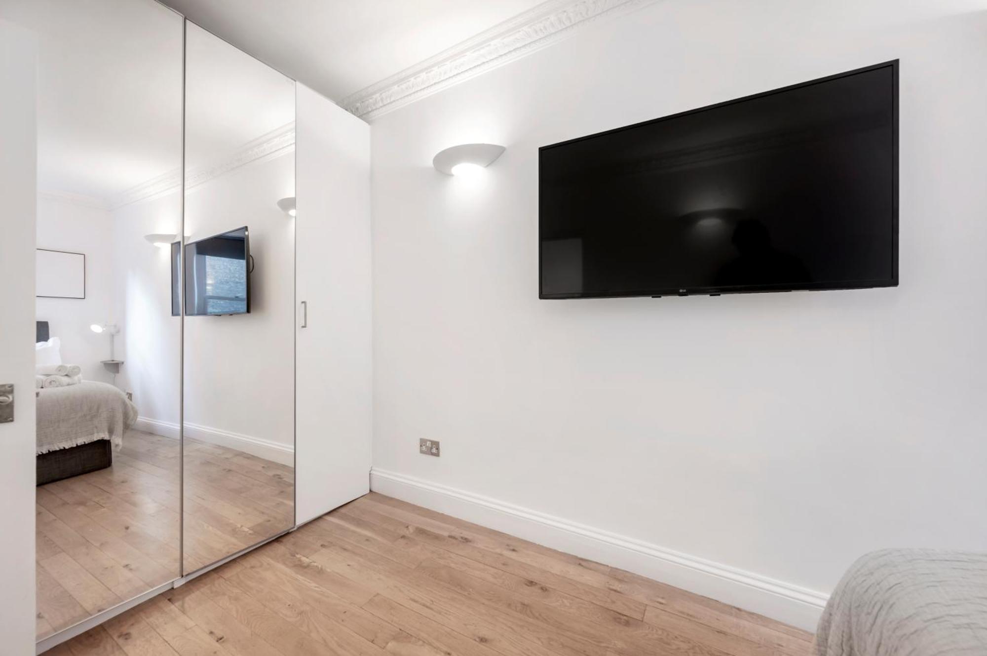 2 Bedr, 3 Beds, 1 Bath Thames, Trafalgar Sq ลอนดอน ภายนอก รูปภาพ