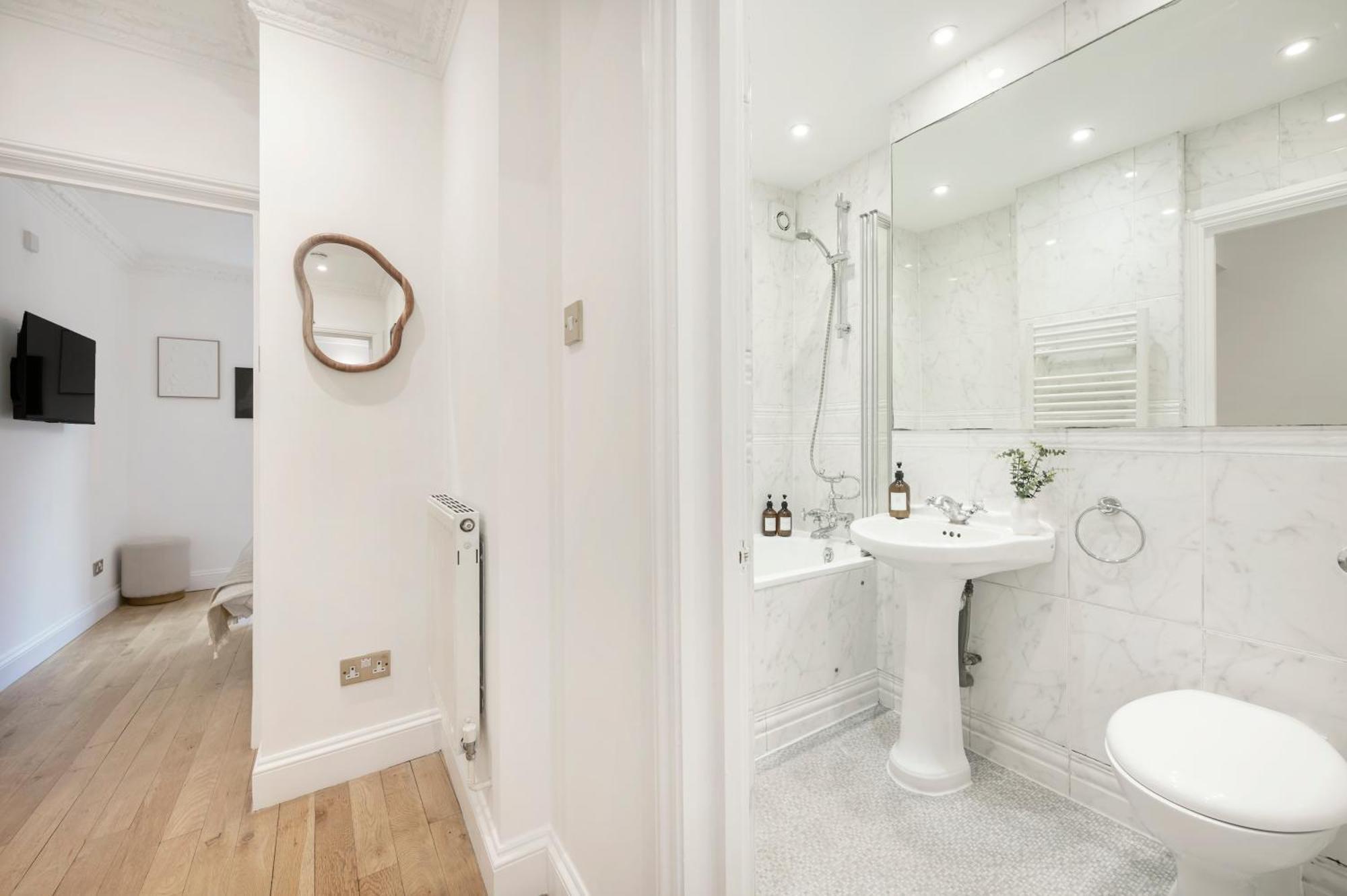 2 Bedr, 3 Beds, 1 Bath Thames, Trafalgar Sq ลอนดอน ภายนอก รูปภาพ